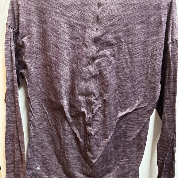 Lululemon woman tee long sleeves size 10/ NWOT#82 - Picture 3 of 3
